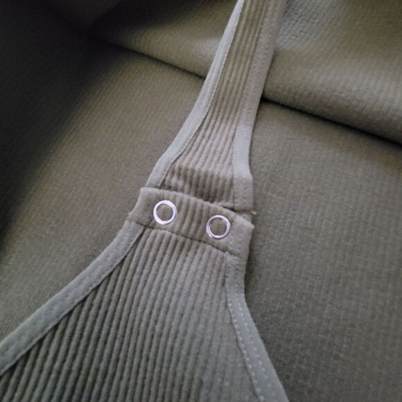 Forever 21 Green Ribbed Seamless Thong Bodysuit Size M/L - Picture 7 of 10